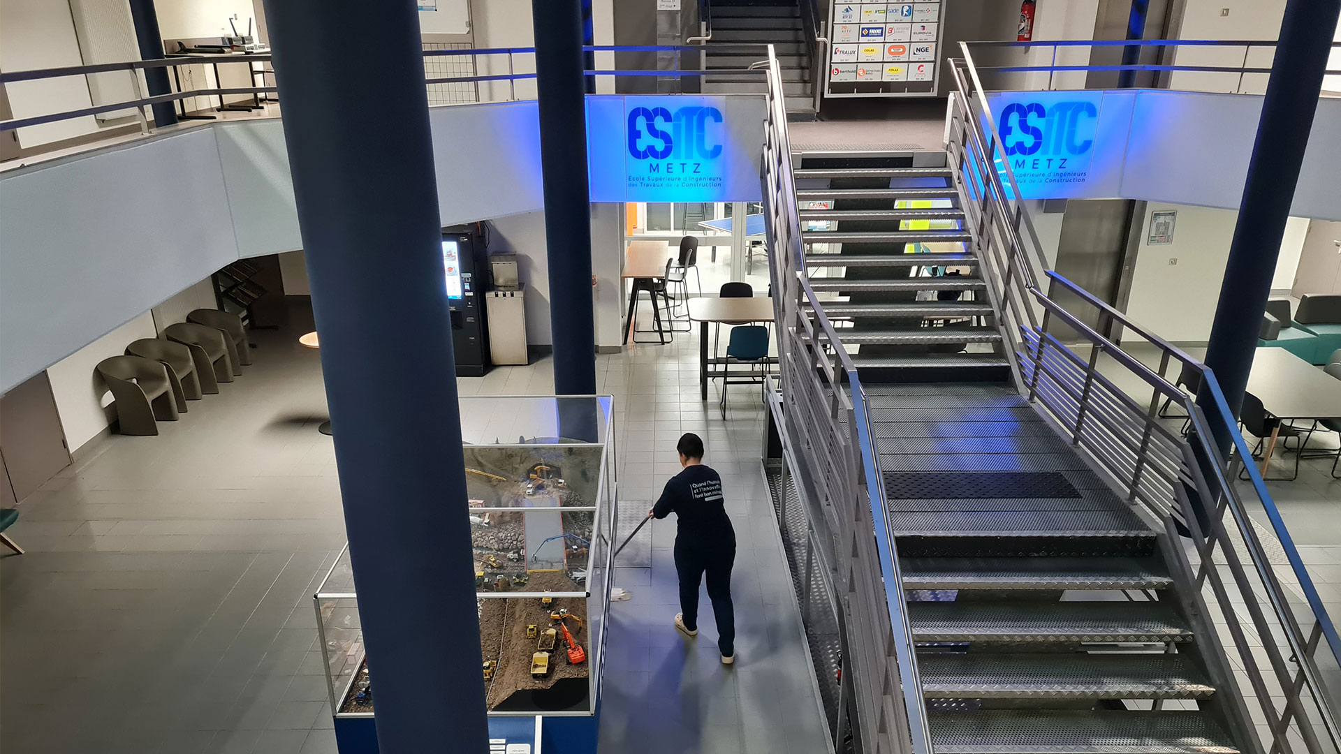 agent nettoyage école ESITC