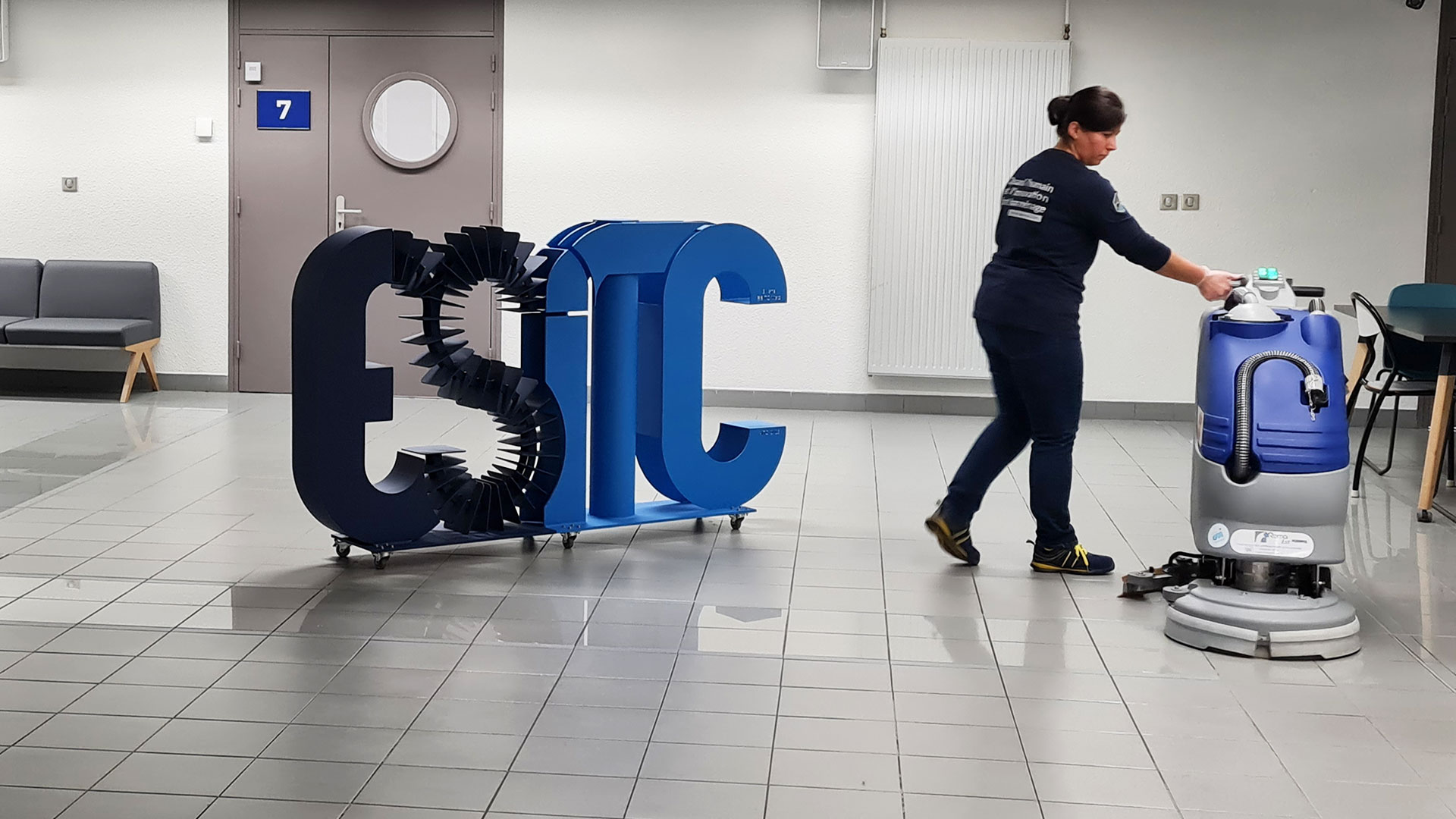 agent nettoyage école ESITC