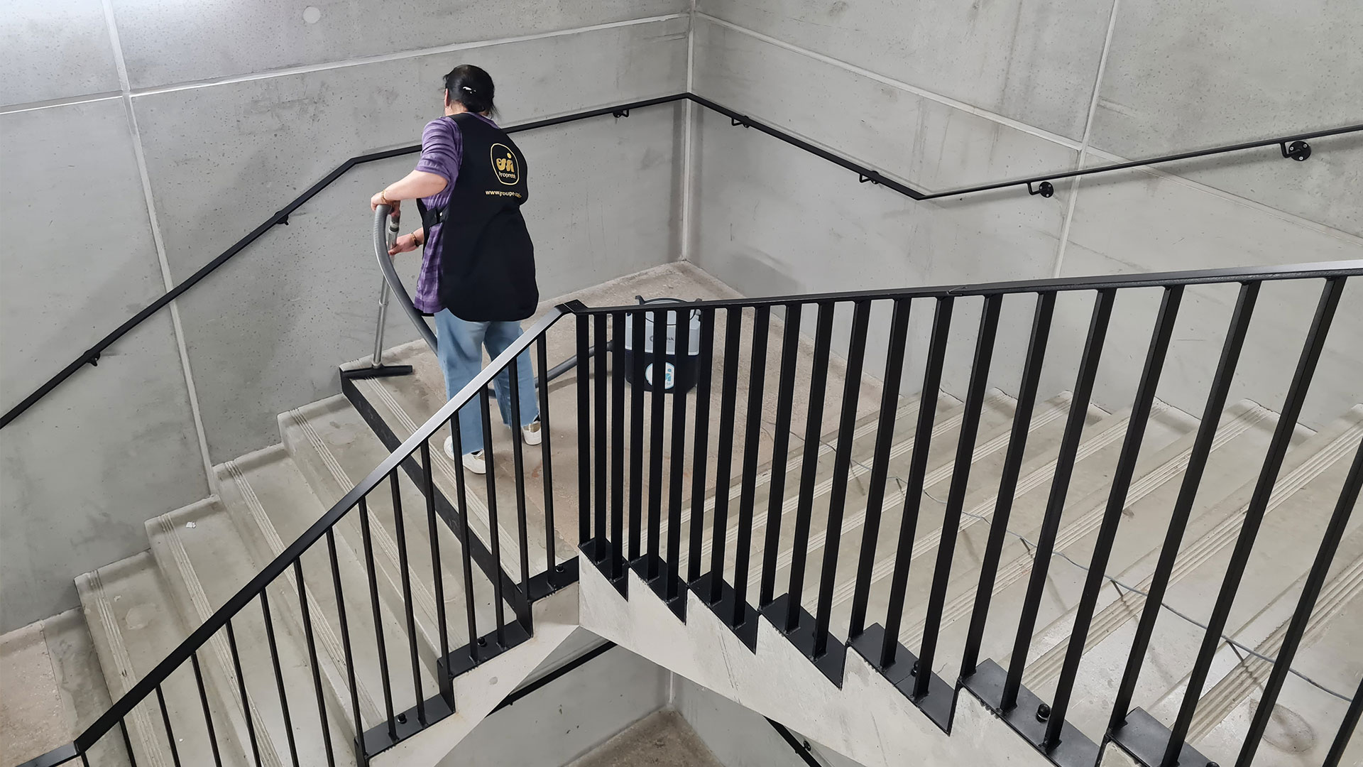 prestation agent de nettoyage campus