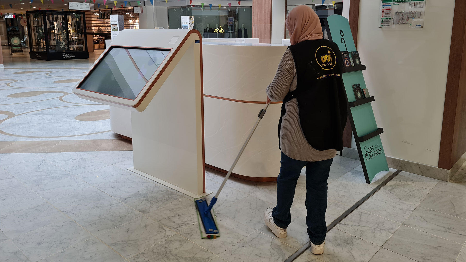 nettoyage sol centre commercial