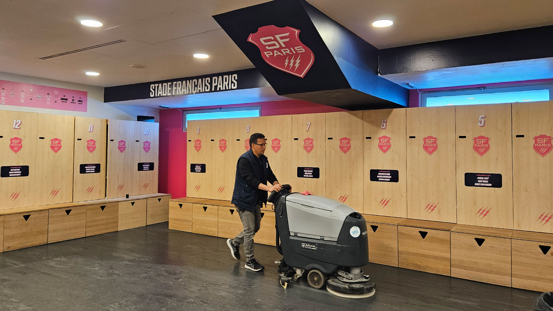 agent de propreté industrie nettoyage mécanisé