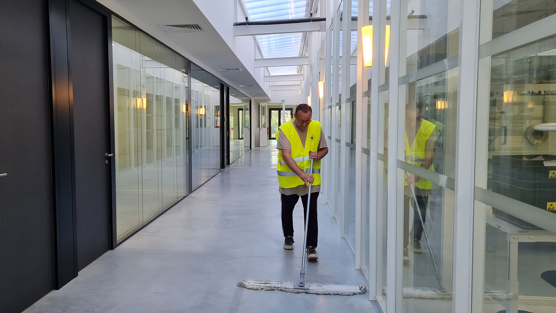 agent de propreté industrie nettoyage des circulations